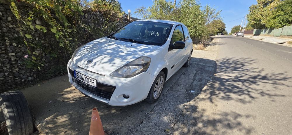 Renault clio an 2011