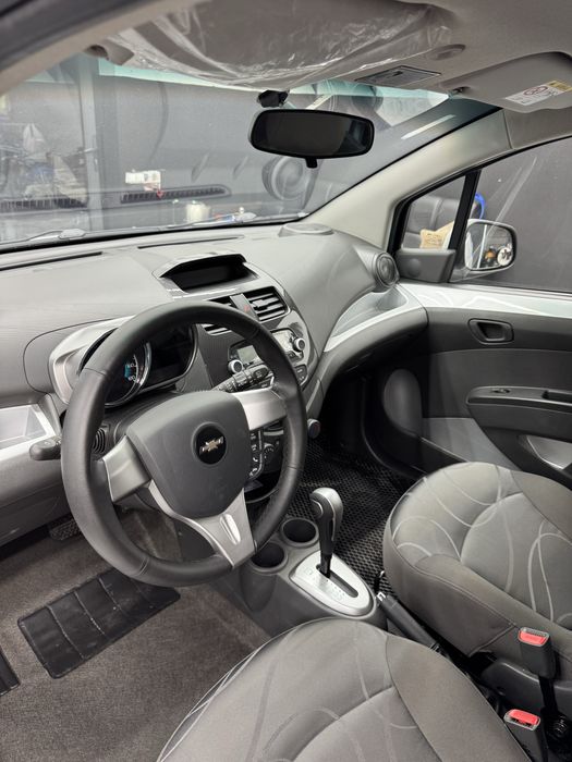 Spark 2022 4 poz sotiladi