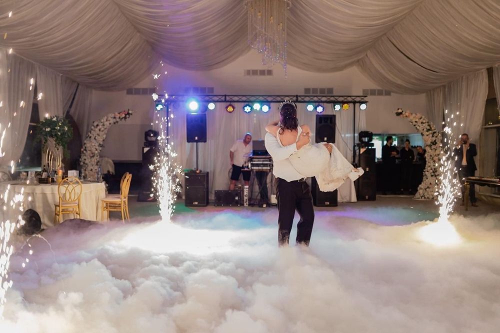 Cabina foto-oglinda magica-fum greu-platforma 360-artificii