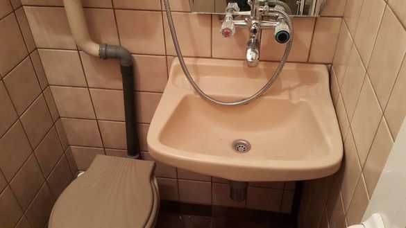 Дава се под наем Тристаен апартамент в Бургас, Център - 70 кв.м за 102 € - Снимка #4