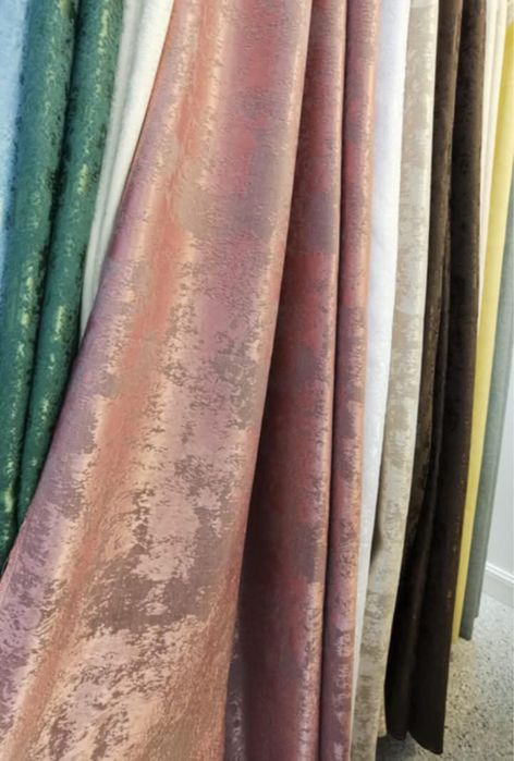 Vand Stoc  Complet perdele si draperi +masina de surfilat profesionala