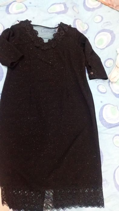 Продам платья  разные