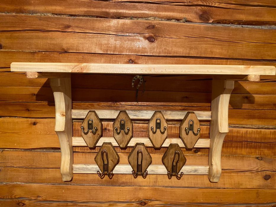 вешалки из дерева