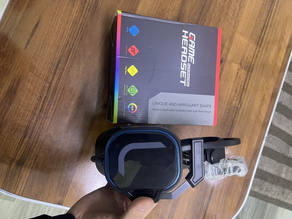 O'yin quloqchinlar V10 MORADI RGB bilan