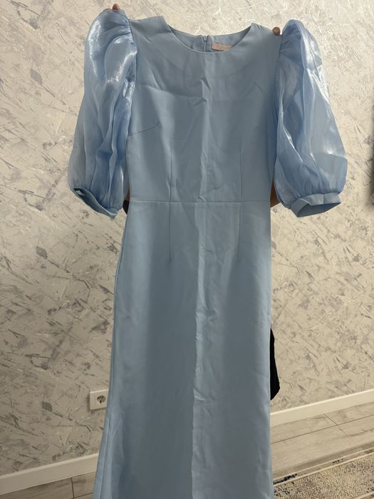 Продается 42р платье в отличном состоянии