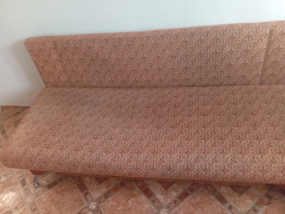 Продам диван недорого