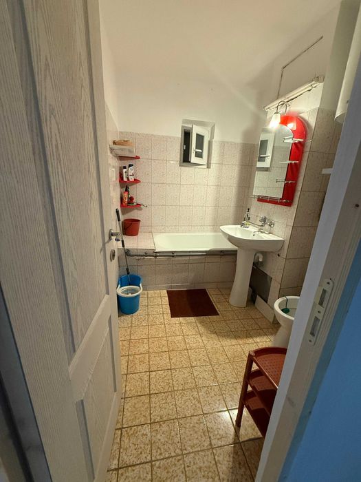 Vand apartament 2 camere Craiova - zona Sarari