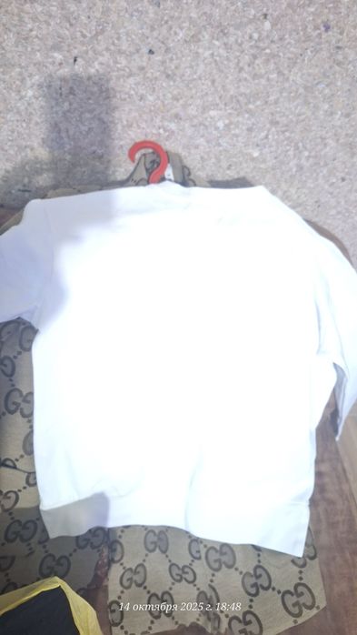 Продам очень красивый свитшот