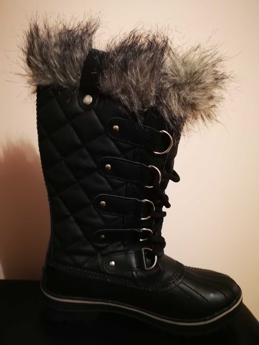 Детски ботуши нови