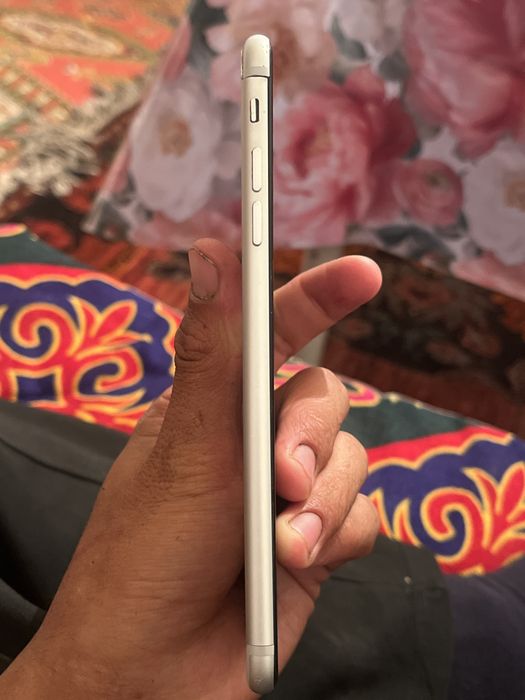 Продам iPhone 7+