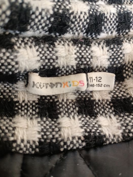 Продам пальто, безрукавку на девочку