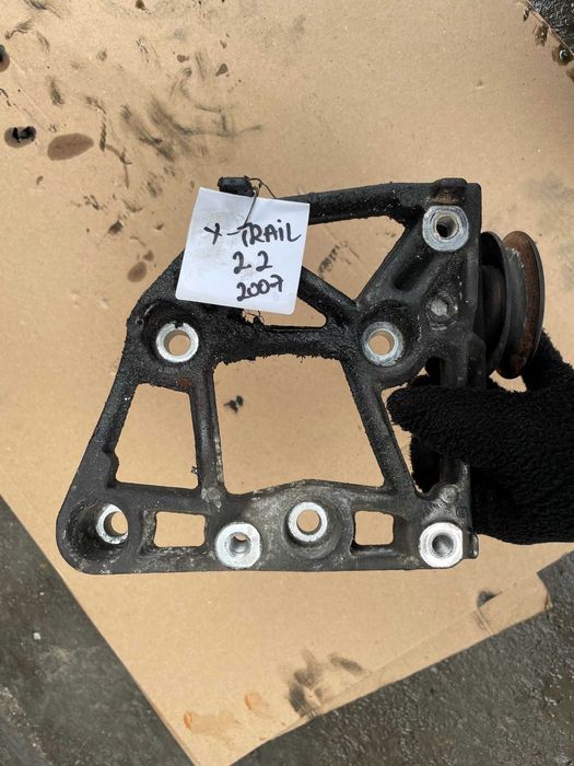 Suport rola accesorii Nissan X-Trail T30 2001-2007