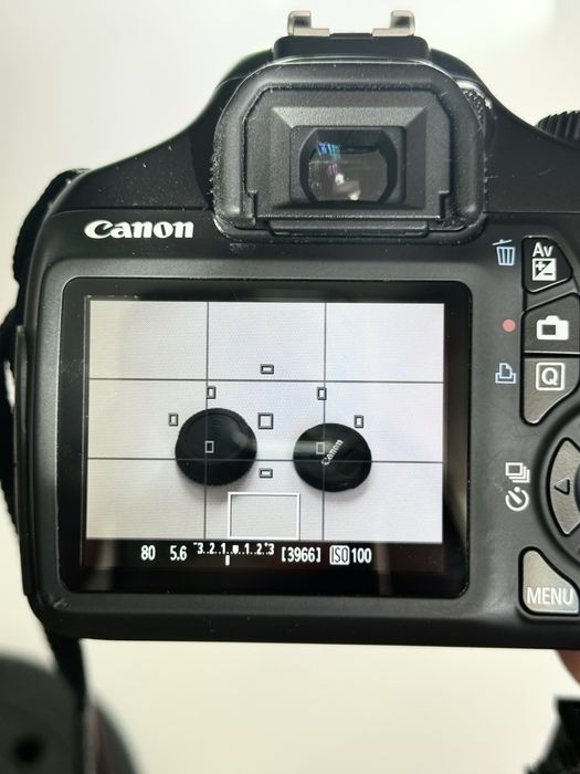 Фотоаппарат Canon EOS 1100D