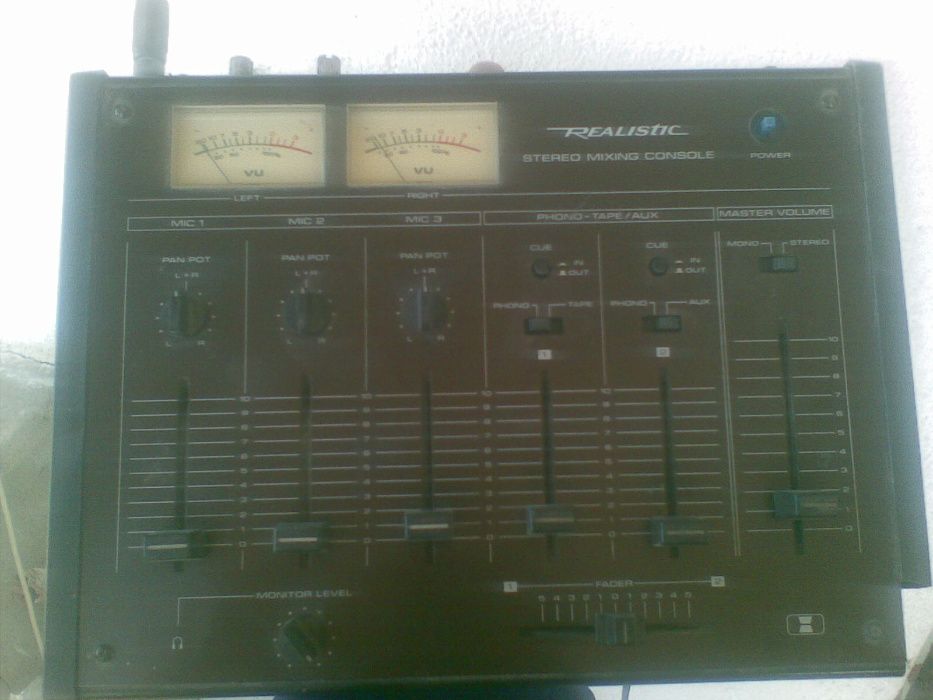 Миксираща конзола