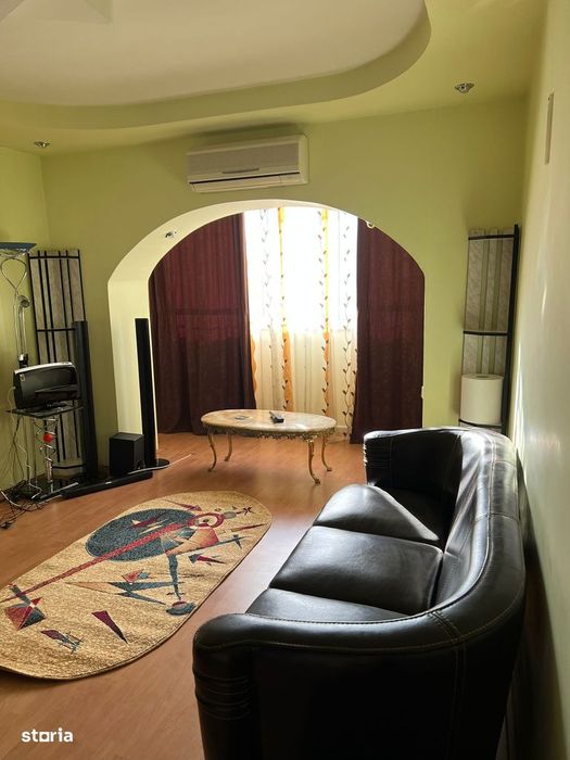De Vanzare Apartament cu 3 camere zona Obor
