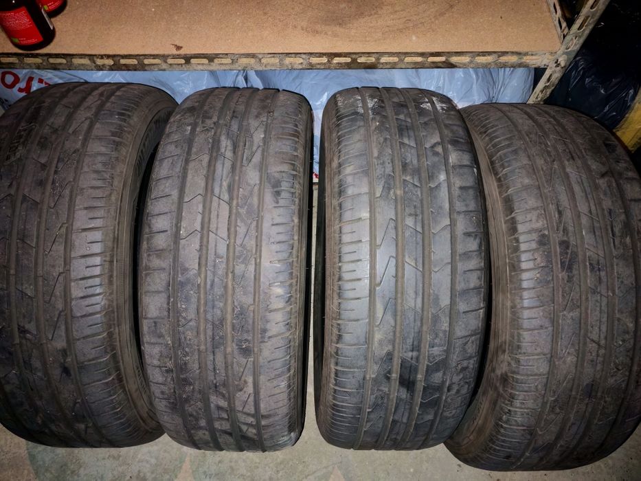 Vând anvelope Hankook 205 55 16