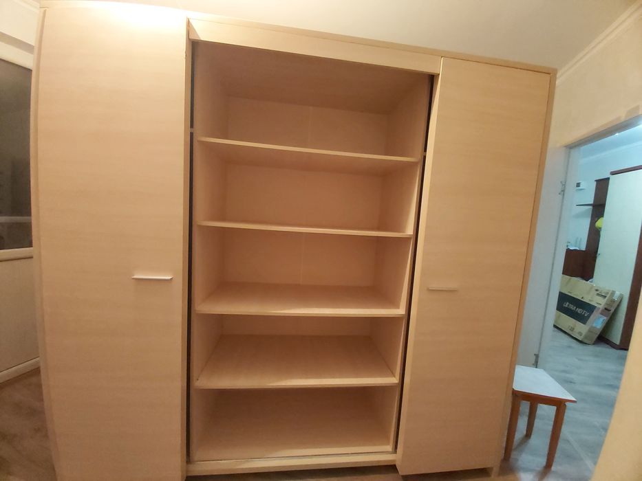 Продам шкаф в хорошем состояние