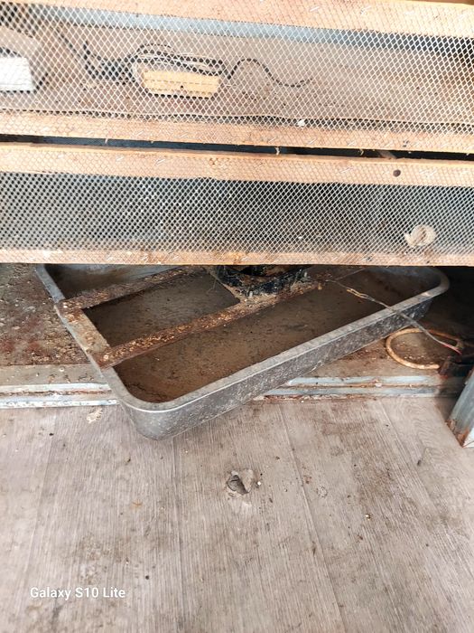 Инкубатор  колдан жасалынган