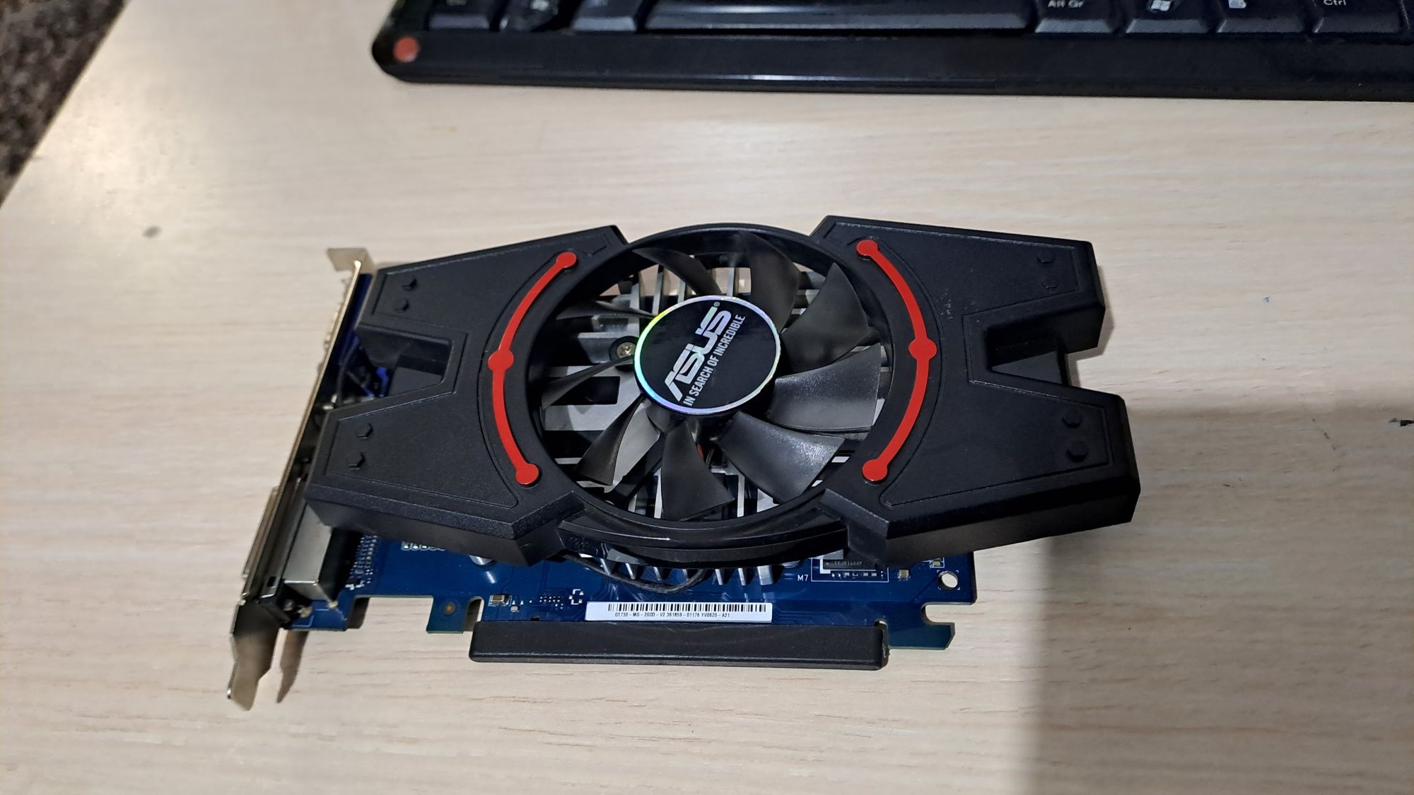 ASUS グラフィックボード EAH5670/DI/1GD5 Amazon | Asus ATI Radeon HD5670 - 512 MB DDR5 VGA/DVI/HDMI