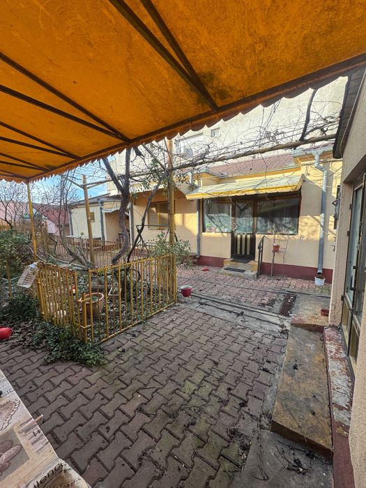 Casa de vanzare, Tomis II aproape de Stadion, front stradal 13 mp