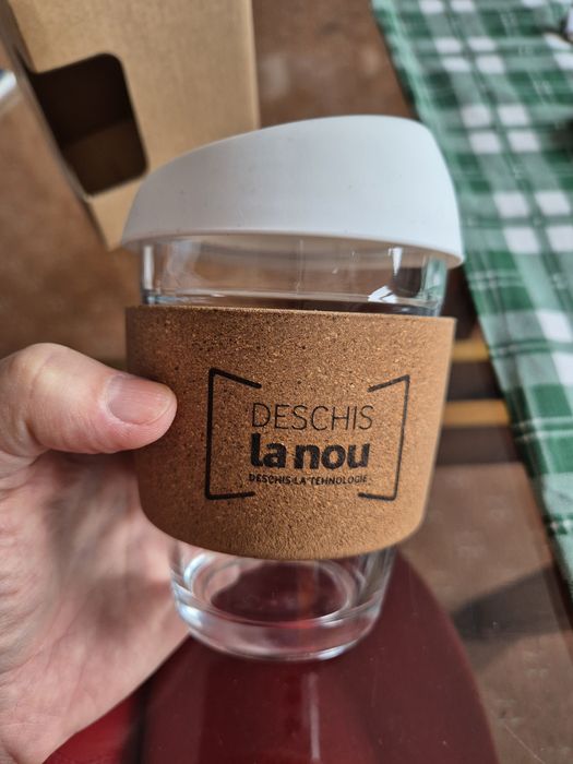 Cană termoizolantă nouă