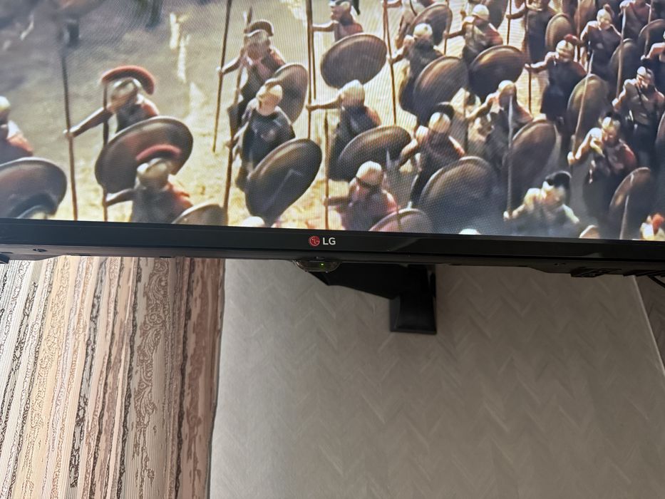 Б/У Телевизор LG Как новый