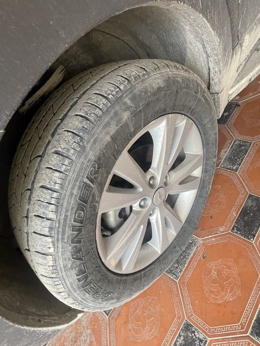 Captiva 4 morda orqa oldi qismi sotiladi faqat obmenga