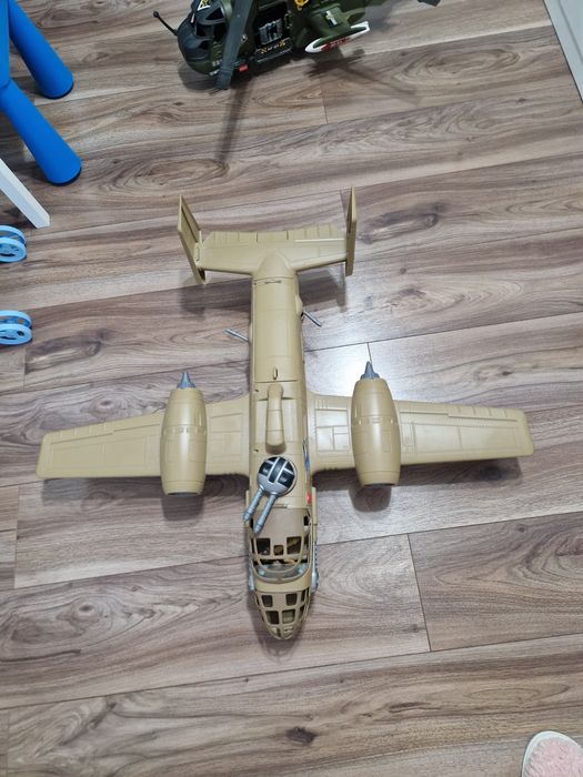 Avion mare cu sunete si lumini