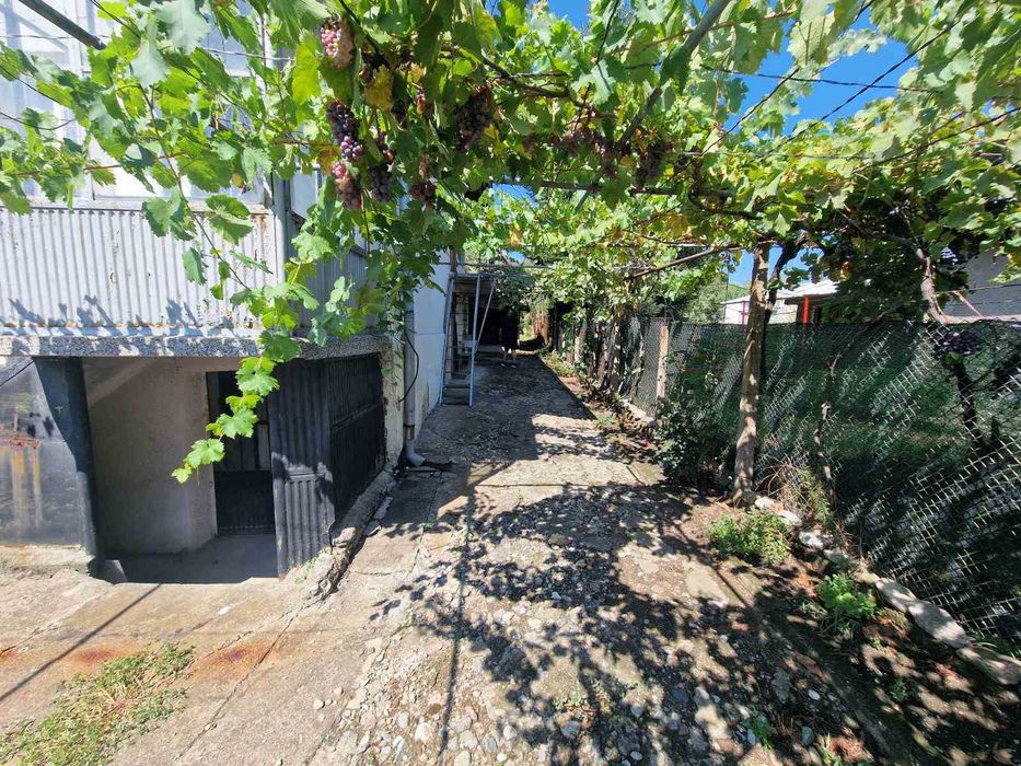 Обзаведена къща в село Блажиево