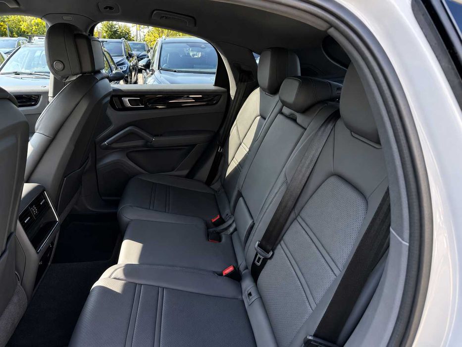 Porsche Cayenne 3.0 Benzină 340 CP | 2021 | 12.000 KM | 21" | Suspensie Pneumatică