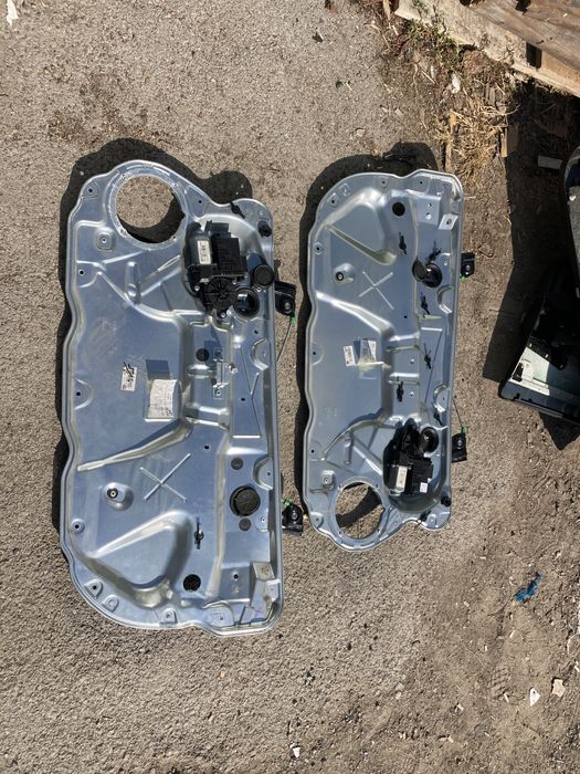 Ел. Механизми предни за VW Поло 05-09г предни 2 и 5 врати