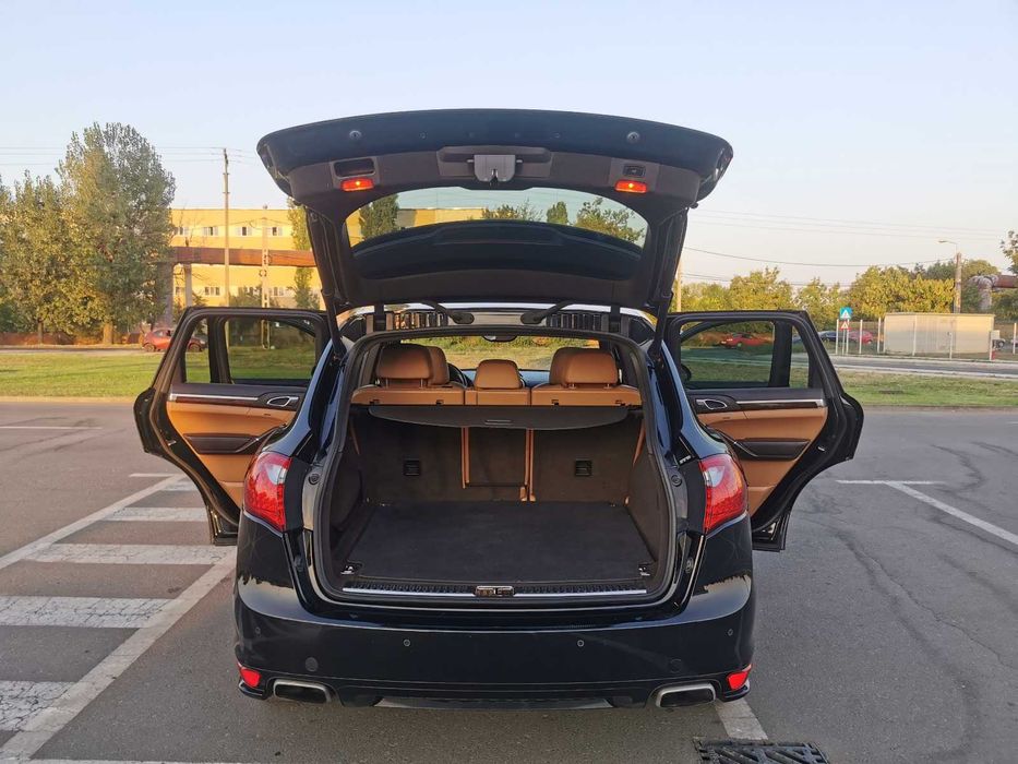 Porsche Cayene 2012 3.0 V6 Turbo, Pachet GTS, bord bicolor