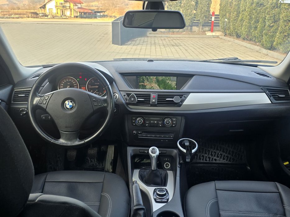 Vând BMW X1 X Drive