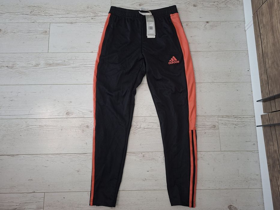 Adidas-Ориг. Долнище Ново!!!