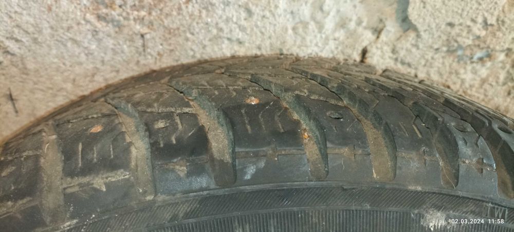 Диск с зимней резиной