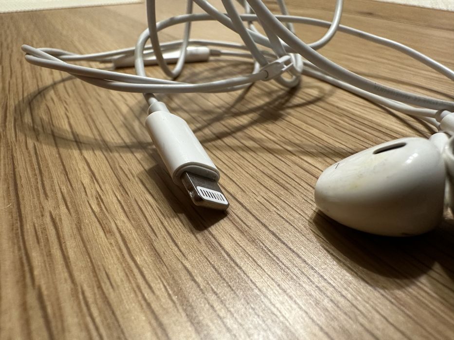 Подарявам слушалки Apple