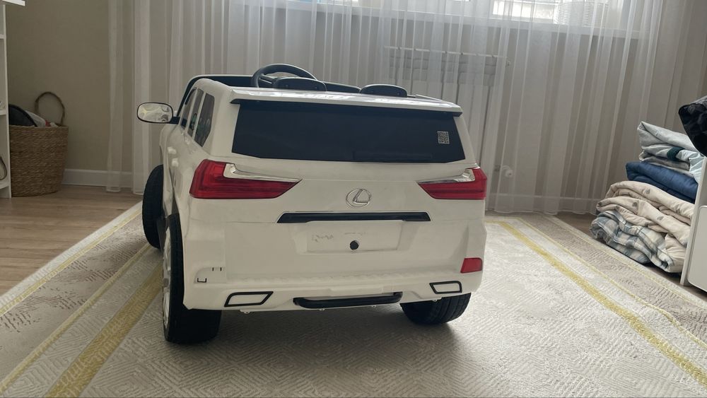 Детская машина Лесус 570