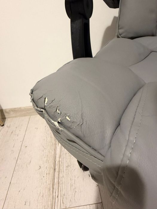 Scaun de birou ergonomic cu suport picioare