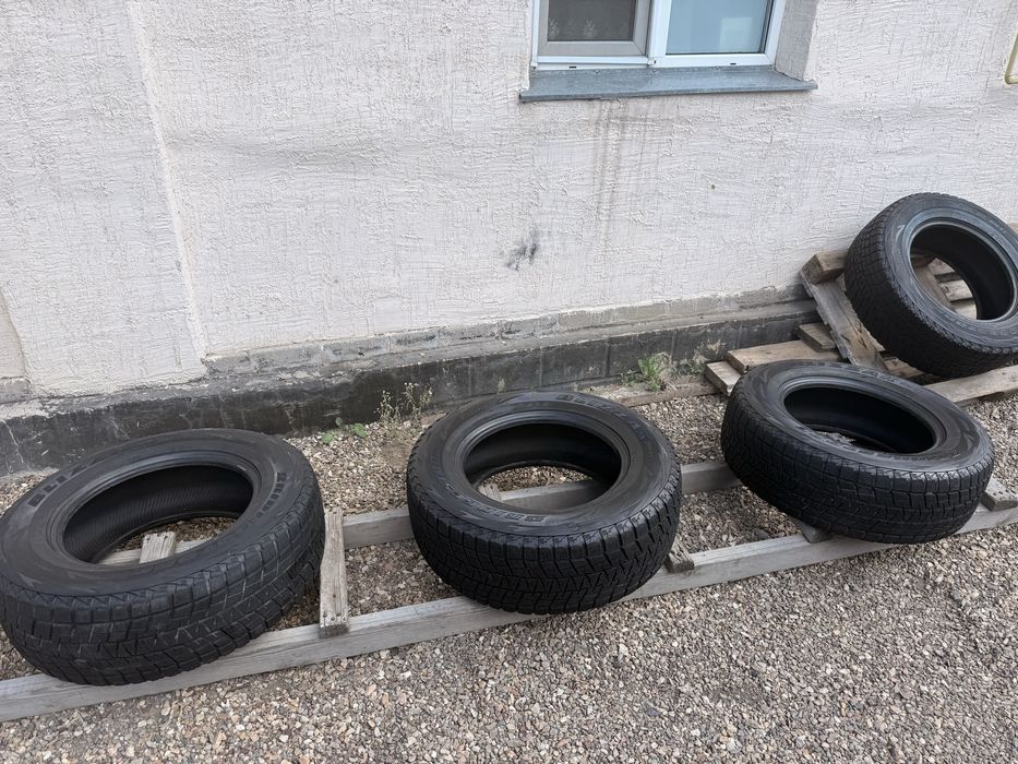 Продам комплект премиальных шин. (Липучка)   Bridgestone Blizzak