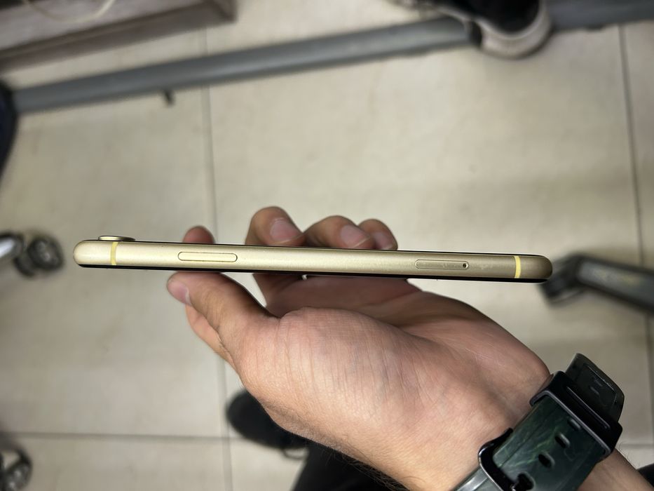 Iphone xr 64гб идеал