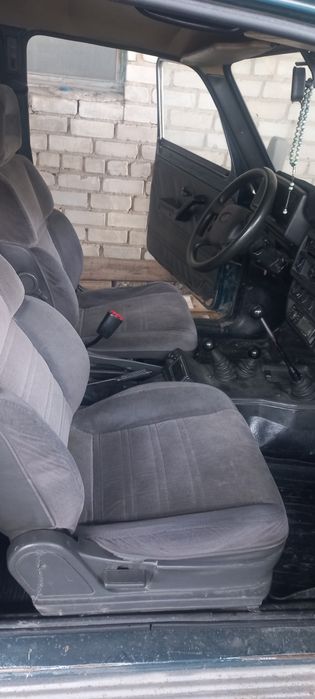 Продам автомобиль Нива 21213