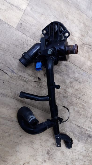 Продам термостат в сборе audi a4