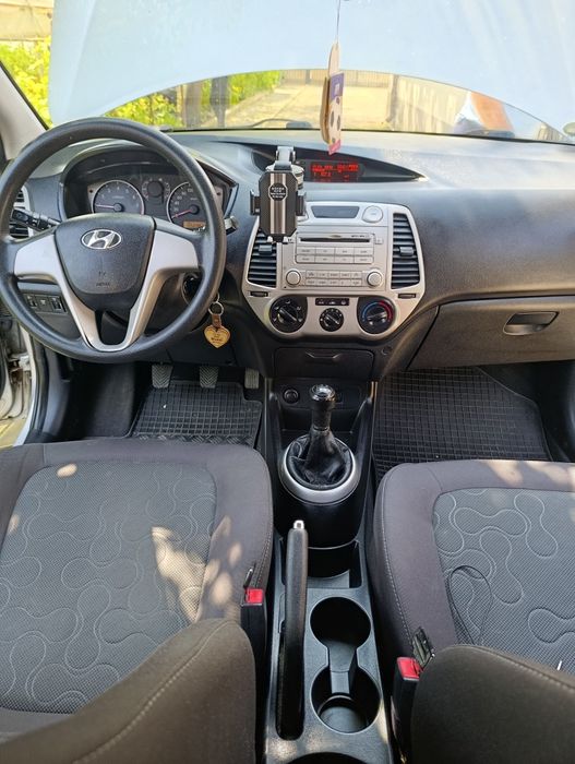HYUNDAI i20 2010 — imagine 3