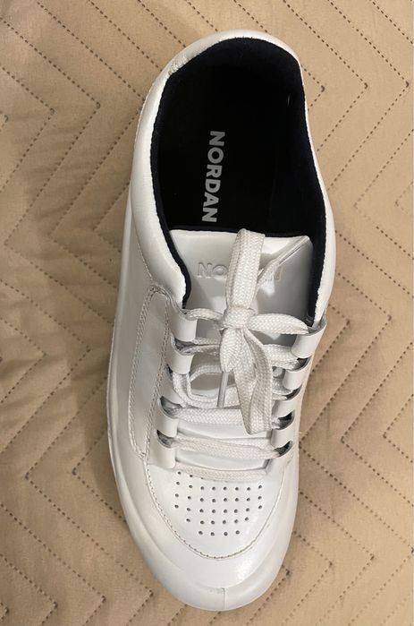 Adidași Nordan albi piele