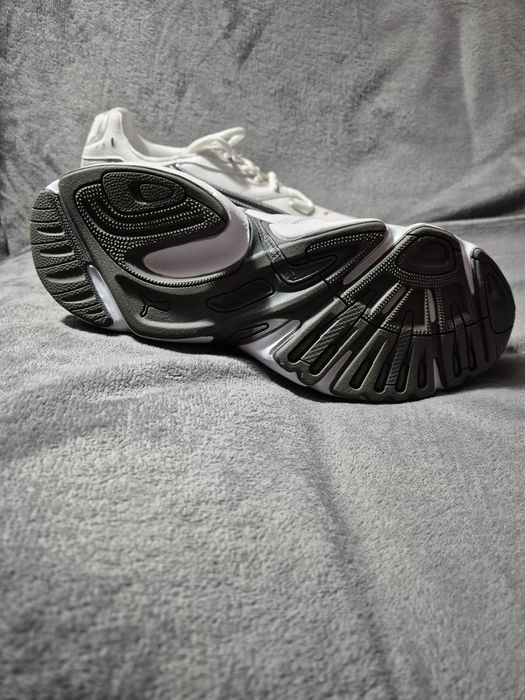 Vând pantofi sport Puma și o pereche ghete damă