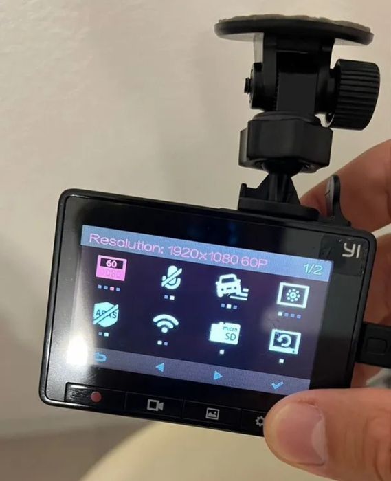 Видеорегистратор Xiaomi Yi SMART Dash Camera с Wi-Fi