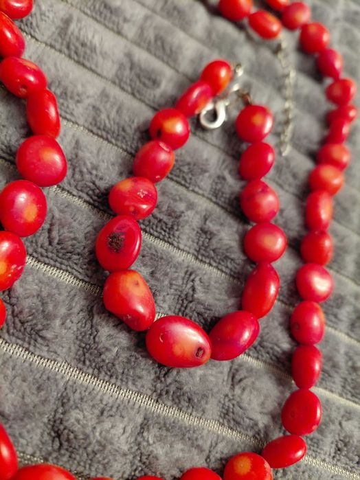 Комплект колие и гривна натурален червен корал