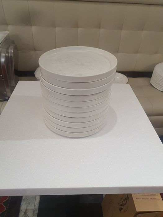 Срочно отдам тарелки, бокалы