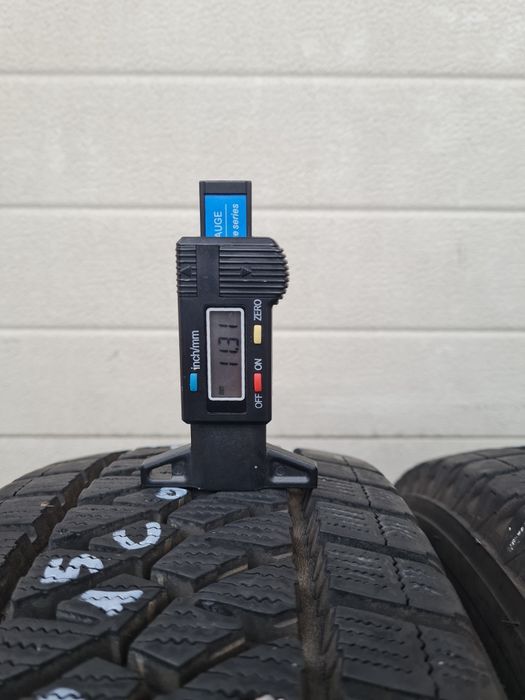 Зимни гуми за Бус 4 броя BRIDGESTONE Blizzak W810 195 70 R15C дот 2319