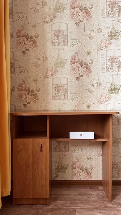 Стол письменный (маленький)